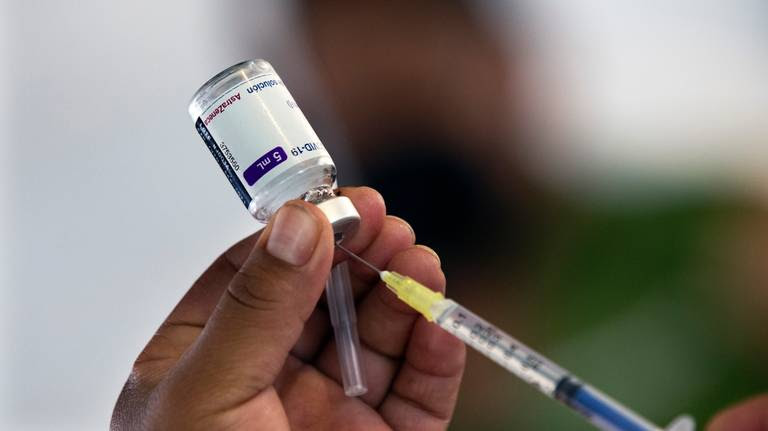 picture of vial of vaccine