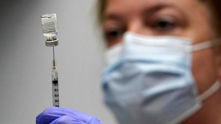 vaccine - syringe photo