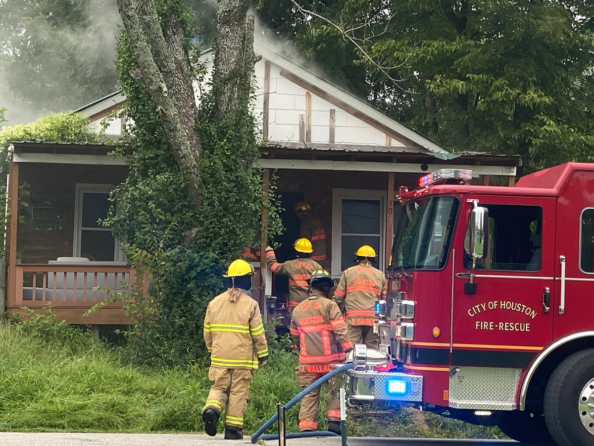 Departments respond Sunday morning to house fire in Houston